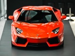 Lamborghini rojo en exposición