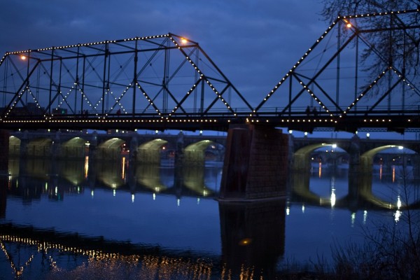 Puentes en la noche
