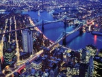Puentes iluminados en la noche de la ciudad