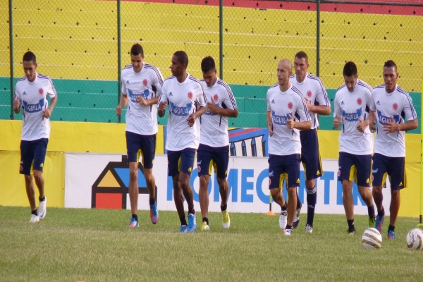 Jugadores de la Selección Colombiana entrenando