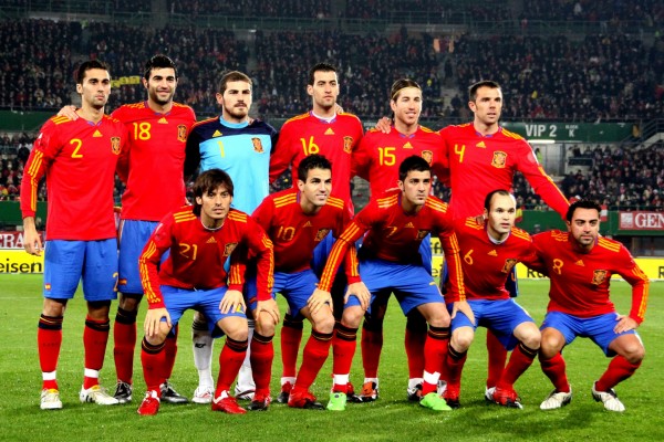 Los jugadores de la Selección Española en el terreno de juego