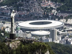 Postal: Estadio Maracaná y el Cristo de Corcovado (Brasil)