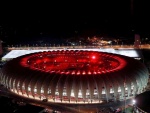 Estadio Beira-Rio iluminado al anochecer (Porto Alegre, Brasil)