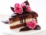 Torta cubierta con chocolate glaseado y rosas