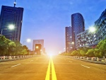 Carretera iluminada en Shanghai