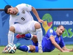Chiellini y Luis Suárez en el partido: Italia vs Uruguay (Brasil 2014)