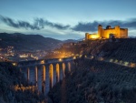 Puente iluminado en Spoleto