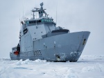 El rompehielos de la guardia costera noruega de Svalbard