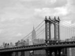 Puente de Manhattan en blanco y negro