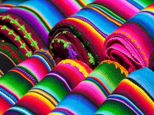 Tejidos mexicanos con bonitos colores