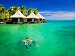 Practicando snorkel en Bora Bora