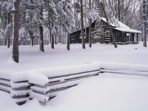 Nieve sobre la cabaña