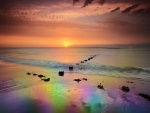 Luz y color al amanecer en el mar