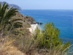 Vista de la costa tropical frente al mar Mediterráneo