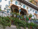 Un balcón del barrio de Albayzin (Granada, España)