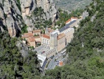 Vista de la Abadía de Santa María de Montserrat (Cataluña, España)