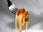 Espaguetis enrollados en un tenedor