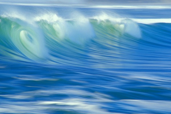 Gran ola en el mar
