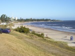 Playa y ciudad de Atlántida (Uruguay)