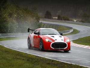 Postal: Un Aston Martin V12
