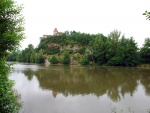 Castillo junto al río Lot (Francia)