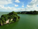 Maravillosas islas rodeadas de aguas verdes