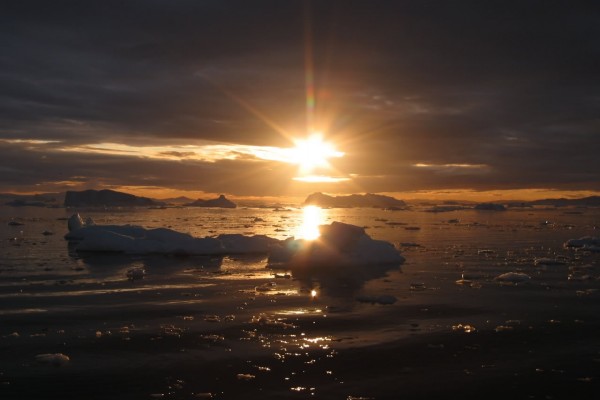Anochecer en un mar de Groenlandia