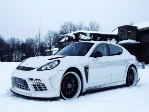 Porsche Panamera sobre la nieve