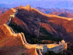 La Gran Muralla China iluminada por el sol