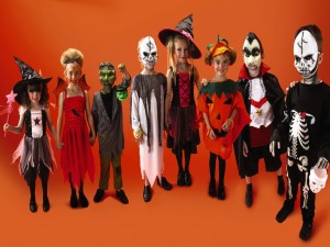 Niños disfrazados el día de Halloween