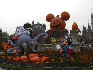Postal: Halloween en Disneyland
