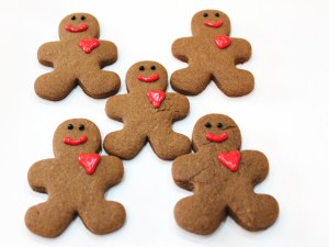 Postal: Galletas gingerbread men con corazón