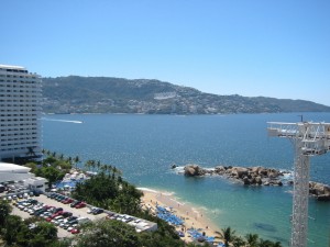 Postal: Bahía de Santa Lucía y playa La Condesa (Acapulco, México)