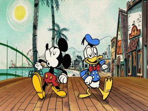 Mickey Mouse y el Pato Donald paseando por el muelle