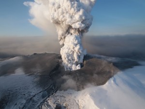 Erupción de un volcán