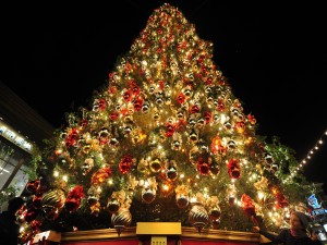 Un gran árbol de Navidad
