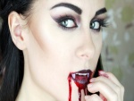 Maquillaje de vampiresa para el día de Halloween