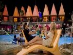 Cameron Diaz y Ashton Kutcher en una escena de la película "Algo Pasa en Las Vegas"