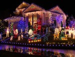 Casa iluminada para los festejos de Navidad y Año Nuevo
