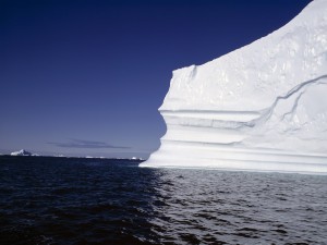 Postal: Zona con varios icebergs