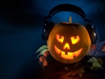 Calabaza de Halloween iluminada y con auriculares