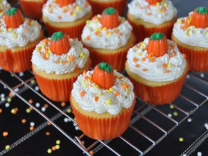 Bonitos cupcakes de calabaza para el día de Halloween