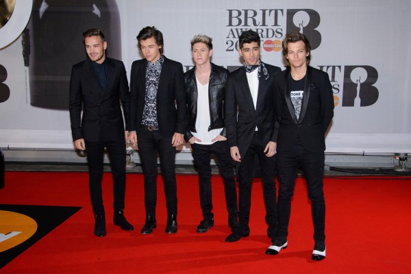 One Direction en el fotocol de los premios "Brit Awards"