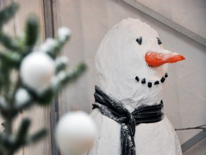 Muñeco de nieve con una gran nariz