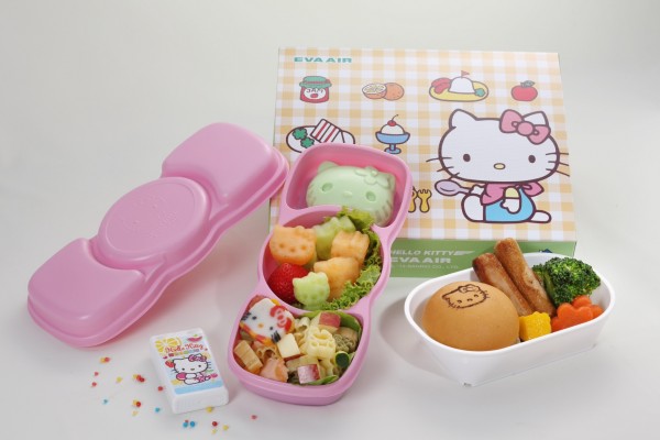 Comida infantil en el Eva Air Hello Kitty