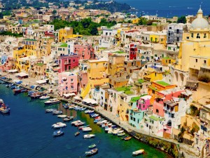 La colorida isla de Procida (Nápoles, Italia)