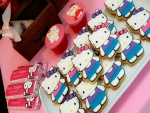 Golosinas y galletas con la imagen de la adorable Hello Kitty
