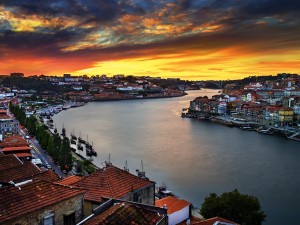 Puesta de sol en Oporto (Portugal)