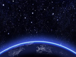 Postal: Constelaciones sobre la tierra