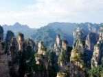 Vista de las formaciones rocosas en el Parque forestal nacional de Zhangjiaji (China)